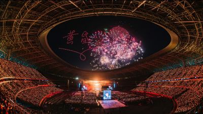 架通信桥梁，绽演唱之光
